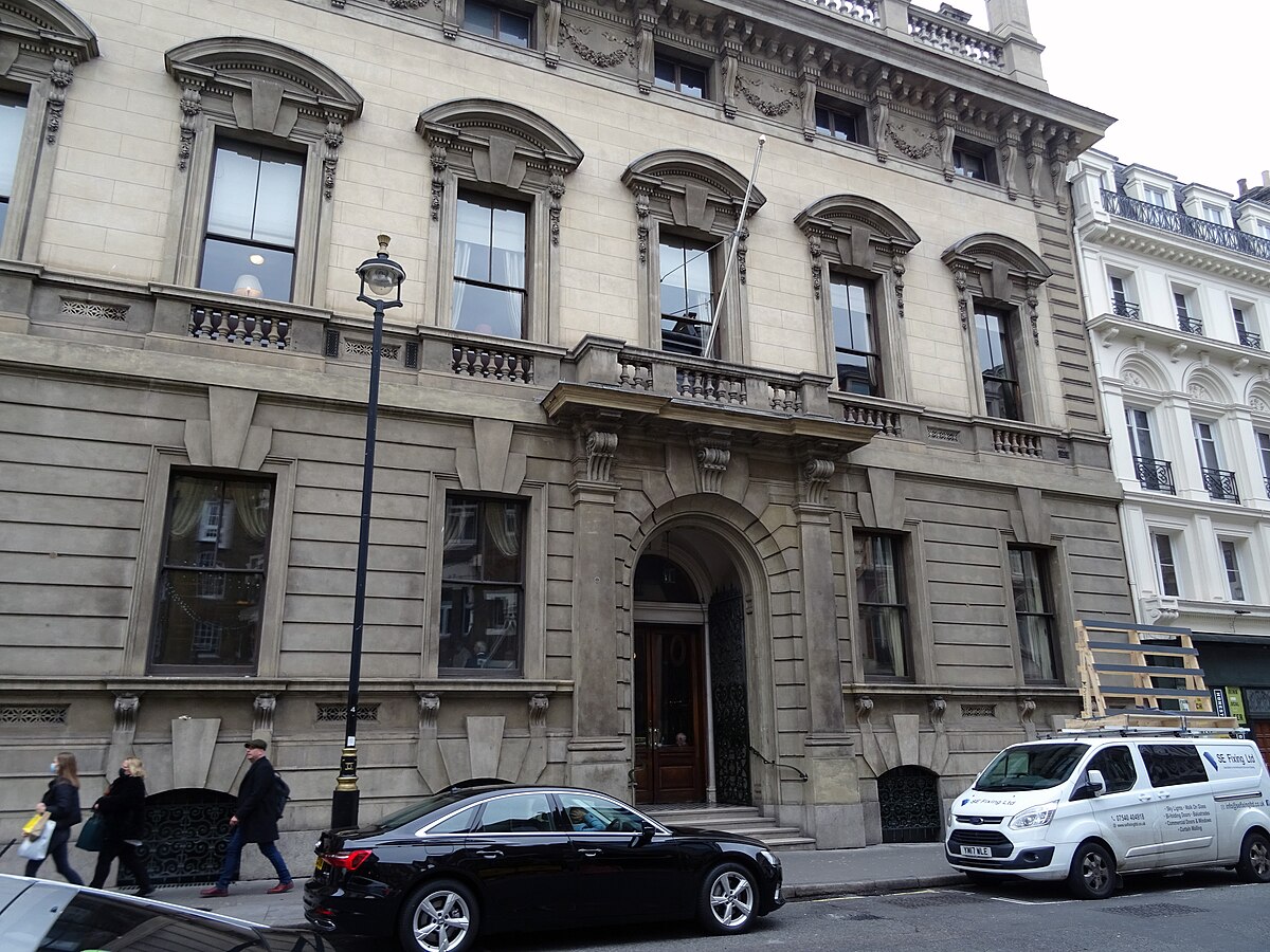 The Garrick Club: Just One Emblem of Class Rule and Patriarchy